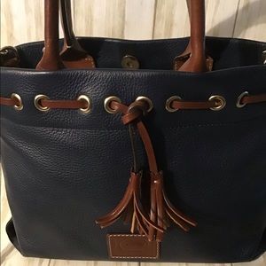Dooney & Bourke Tote bag with crossbody strap